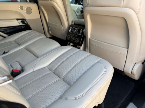 Land Rover Range Rover 3.0 Range Rover Vogue TDV6 Auto 4WD 5dr 27