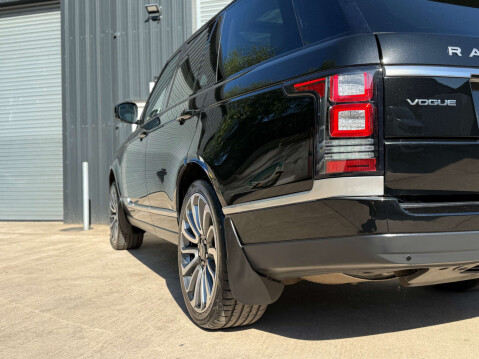 Land Rover Range Rover 3.0 Range Rover Vogue TDV6 Auto 4WD 5dr 38