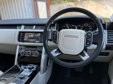Land Rover Range Rover 3.0 Range Rover Vogue TDV6 Auto 4WD 5dr 58