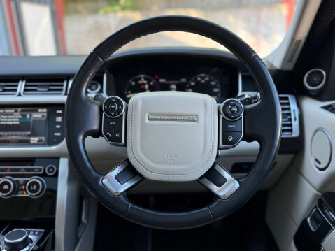 Land Rover Range Rover 3.0 Range Rover Vogue TDV6 Auto 4WD 5dr 59
