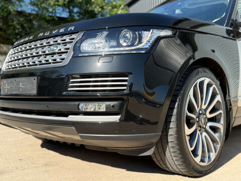 Land Rover Range Rover 3.0 Range Rover Vogue TDV6 Auto 4WD 5dr 82