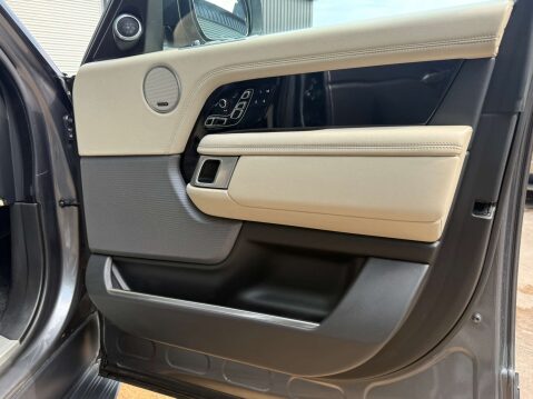 Land Rover Range Rover 4.4 Range Rover Autobiography SDV8 Auto 4WD 5dr 38