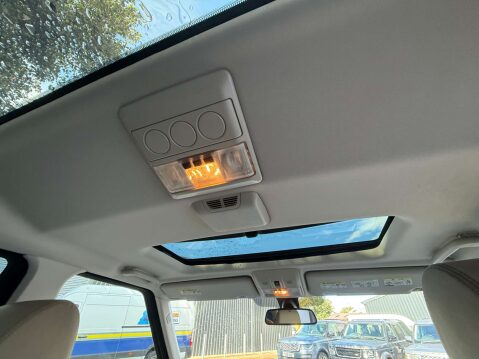 Land Rover Discovery 3.0 Discovery HSE SDV6 Auto 4WD 5dr 73