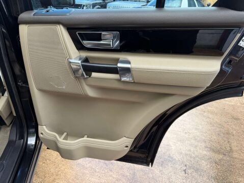 Land Rover Discovery 3.0 Discovery HSE SDV6 Auto 4WD 5dr 29