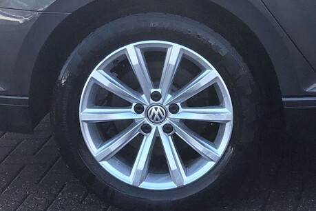 Volkswagen Passat 2.0 TDI SE Business Euro 6 (s/s) 5dr 28