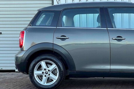 Mini Countryman 1.6 Cooper D Euro 5 (s/s) 5dr 8