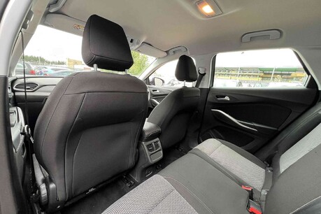 Vauxhall Grandland X 1.5 Turbo D BlueInjection SE Euro 6 (s/s) 5dr 18