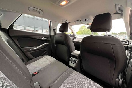 Vauxhall Grandland X 1.5 Turbo D BlueInjection SE Euro 6 (s/s) 5dr 15