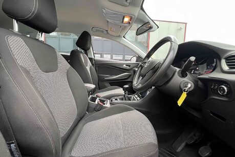 Vauxhall Grandland X 1.5 Turbo D BlueInjection SE Euro 6 (s/s) 5dr 12