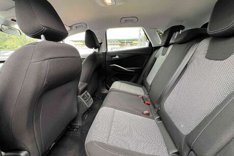 Vauxhall Grandland X 1.5 Turbo D BlueInjection SE Euro 6 (s/s) 5dr 17