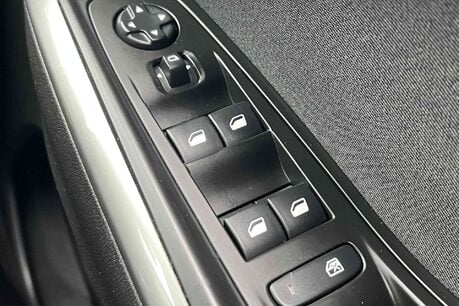 Vauxhall Grandland X 1.5 Turbo D BlueInjection SE Euro 6 (s/s) 5dr 36