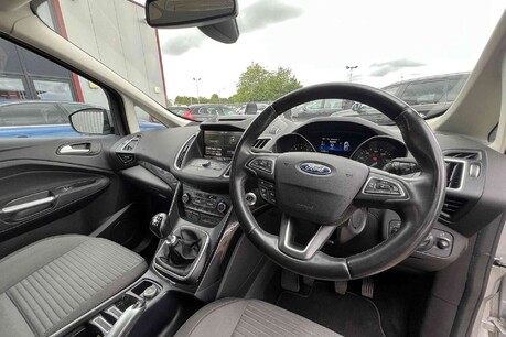Ford C-Max 1.0T EcoBoost Titanium Euro 6 (s/s) 5dr 9