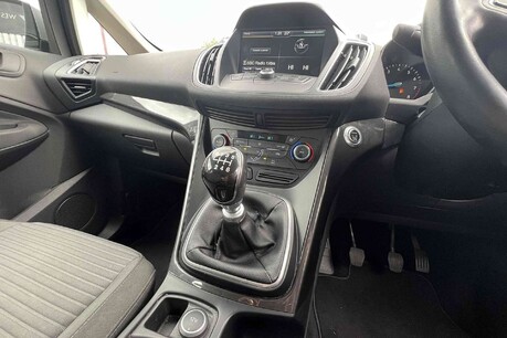 Ford C-Max 1.0T EcoBoost Titanium Euro 6 (s/s) 5dr 23