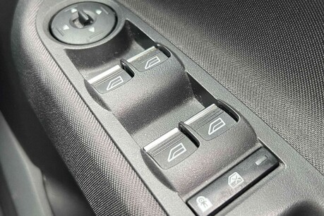 Ford C-Max 1.0T EcoBoost Titanium Euro 6 (s/s) 5dr 38