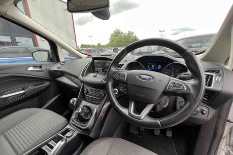 Ford C-Max 1.0T EcoBoost Titanium Euro 6 (s/s) 5dr 9