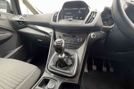 Ford C-Max 1.0T EcoBoost Titanium Euro 6 (s/s) 5dr 23