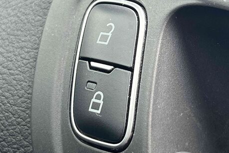 Ford C-Max 1.0T EcoBoost Titanium Euro 6 (s/s) 5dr 36