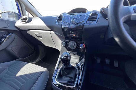 Ford Fiesta 1.0T EcoBoost Zetec Euro 6 (s/s) 5dr 22