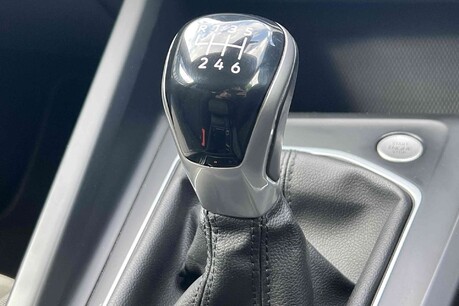 Volkswagen Golf 1.5 TSI Style Euro 6 (s/s) 5dr 28