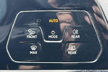 Volkswagen Golf 1.5 TSI Style Euro 6 (s/s) 5dr 38