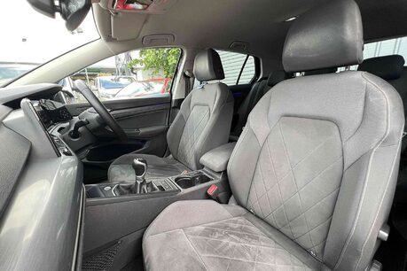 Volkswagen Golf 1.5 TSI Style Euro 6 (s/s) 5dr 21