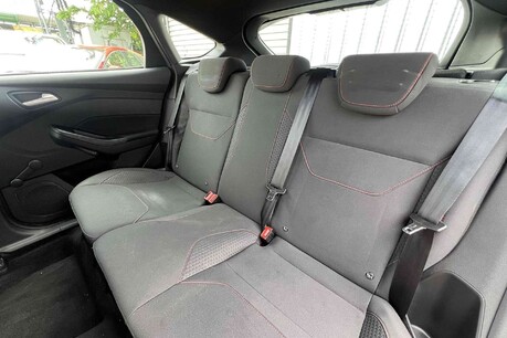 Ford Focus 1.0T EcoBoost ST-Line Euro 6 (s/s) 5dr 15