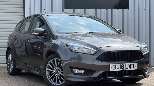 Ford Focus 1.0T EcoBoost ST-Line Euro 6 (s/s) 5dr Service History