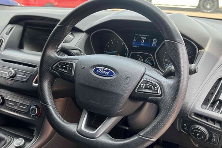 Ford Focus 1.0T EcoBoost ST-Line Euro 6 (s/s) 5dr 9