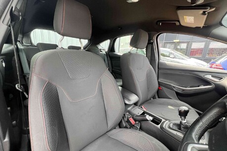 Ford Focus 1.0T EcoBoost ST-Line Euro 6 (s/s) 5dr 10