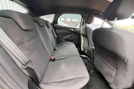 Ford Focus 1.0T EcoBoost ST-Line Euro 6 (s/s) 5dr 13