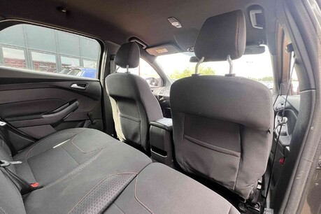 Ford Focus 1.0T EcoBoost ST-Line Euro 6 (s/s) 5dr 14