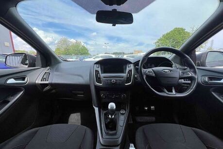 Ford Focus 1.0T EcoBoost ST-Line Euro 6 (s/s) 5dr 7