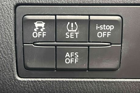 Mazda 3 2.0 SKYACTIV-G Sport Nav Fastback Euro 5 (s/s) 4dr 35