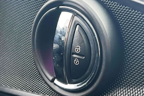 Mini Clubman 1.5 Cooper Euro 6 (s/s) 6dr 32