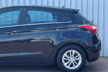Hyundai i30 1.6 CRDi Blue Drive SE Euro 6 (s/s) 5dr 12