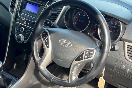 Hyundai i30 1.6 CRDi Blue Drive SE Euro 6 (s/s) 5dr 13