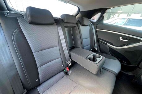 Hyundai i30 1.6 CRDi Blue Drive SE Euro 6 (s/s) 5dr 16
