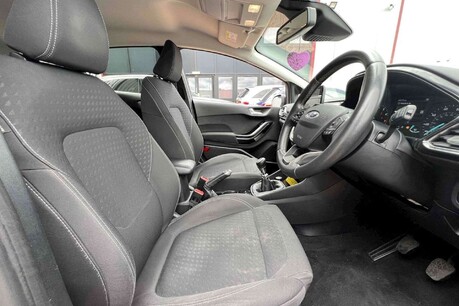 Ford Fiesta 1.0T EcoBoost Titanium Euro 6 (s/s) 5dr 9