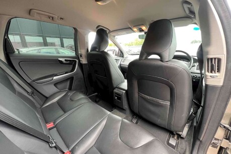 Volvo XC60 2.4 D4 SE Lux Nav AWD Euro 5 (s/s) 5dr 12