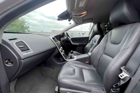 Volvo XC60 2.4 D4 SE Lux Nav AWD Euro 5 (s/s) 5dr 17