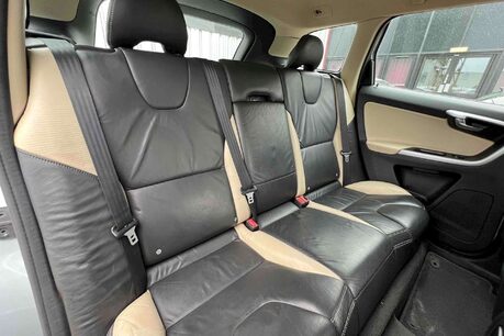 Volvo XC60 2.4D DRIVe R-Design Euro 4 5dr 10