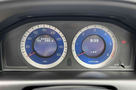 Volvo XC60 2.4D DRIVe R-Design Euro 4 5dr 28