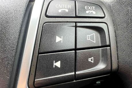 Volvo XC60 2.4D DRIVe R-Design Euro 4 5dr 27