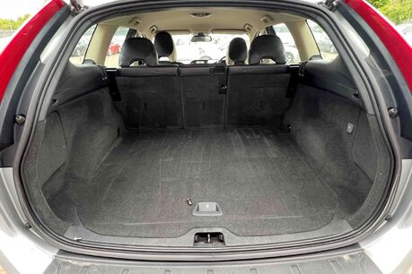 Volvo XC60 2.4D DRIVe R-Design Euro 4 5dr 32