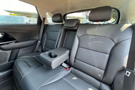 Kia Niro 1.6 GDi 4 DCT Euro 6 (s/s) 5dr 39