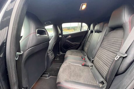 Mercedes-Benz GLA 2.1 GLA200d AMG Line Euro 6 (s/s) 5dr 23