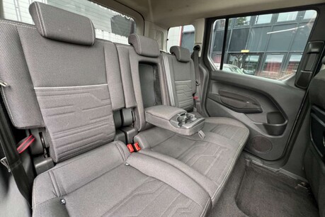 Ford Tourneo Connect 1.5 TDCi Titanium Euro 6 (s/s) 5dr 23