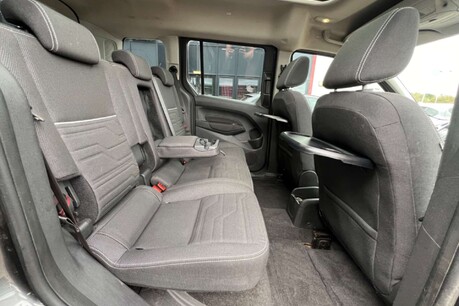 Ford Tourneo Connect 1.5 TDCi Titanium Euro 6 (s/s) 5dr 25