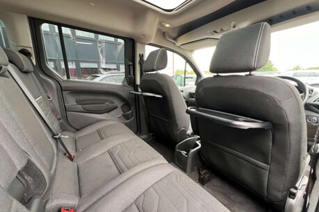 Ford Tourneo Connect 1.5 TDCi Titanium Euro 6 (s/s) 5dr 28
