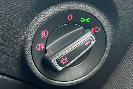 SEAT Leon 1.6 TDI SE Dynamic Euro 6 (s/s) 5dr 47
